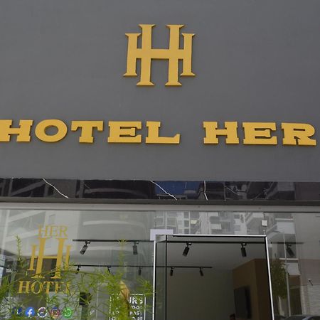 Hotel Her Vlorë 外观 照片