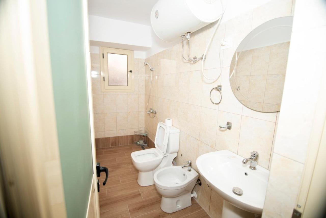 Hotel Her Vlorë 外观 照片