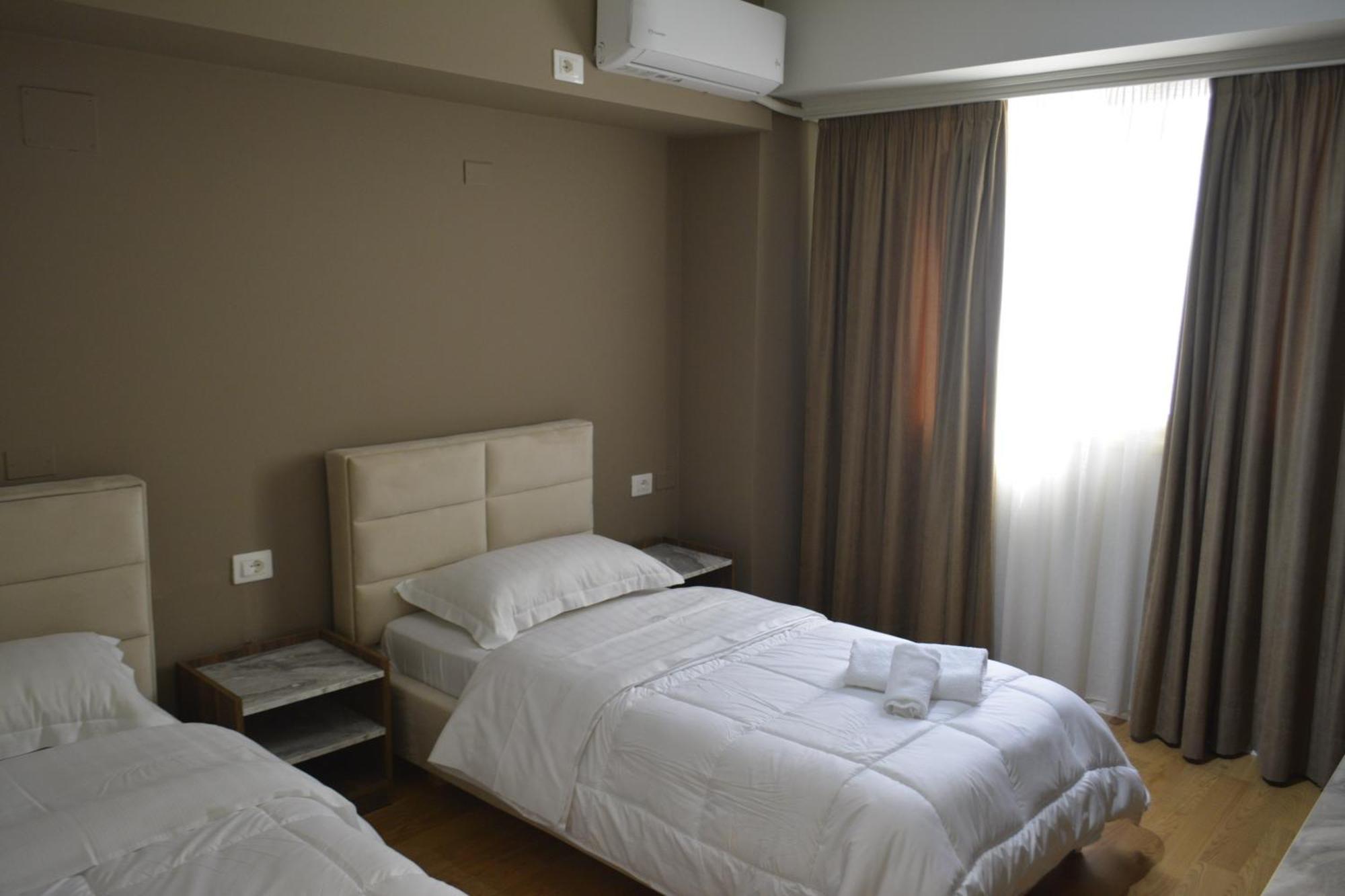Hotel Her Vlorë 外观 照片