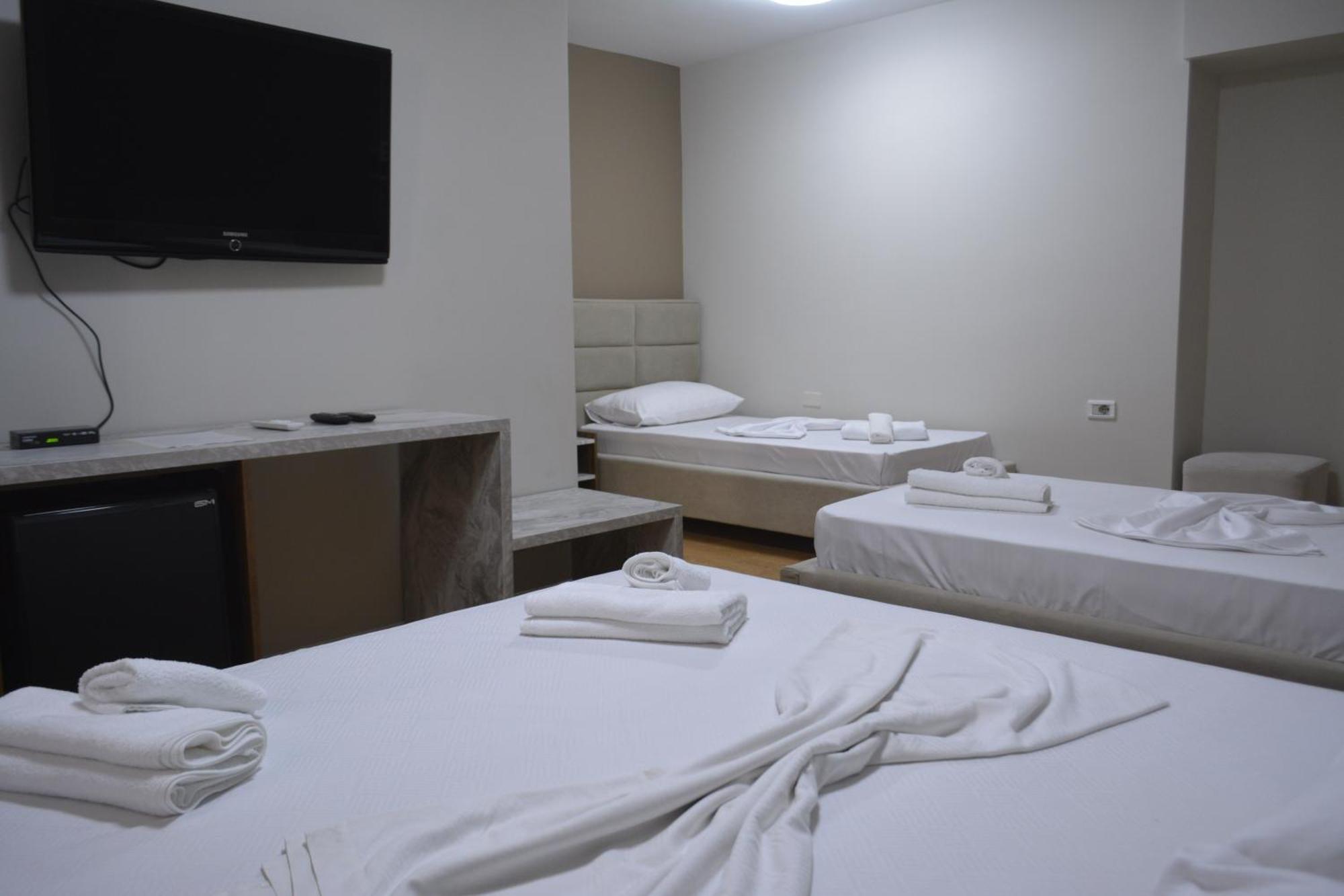 Hotel Her Vlorë 外观 照片