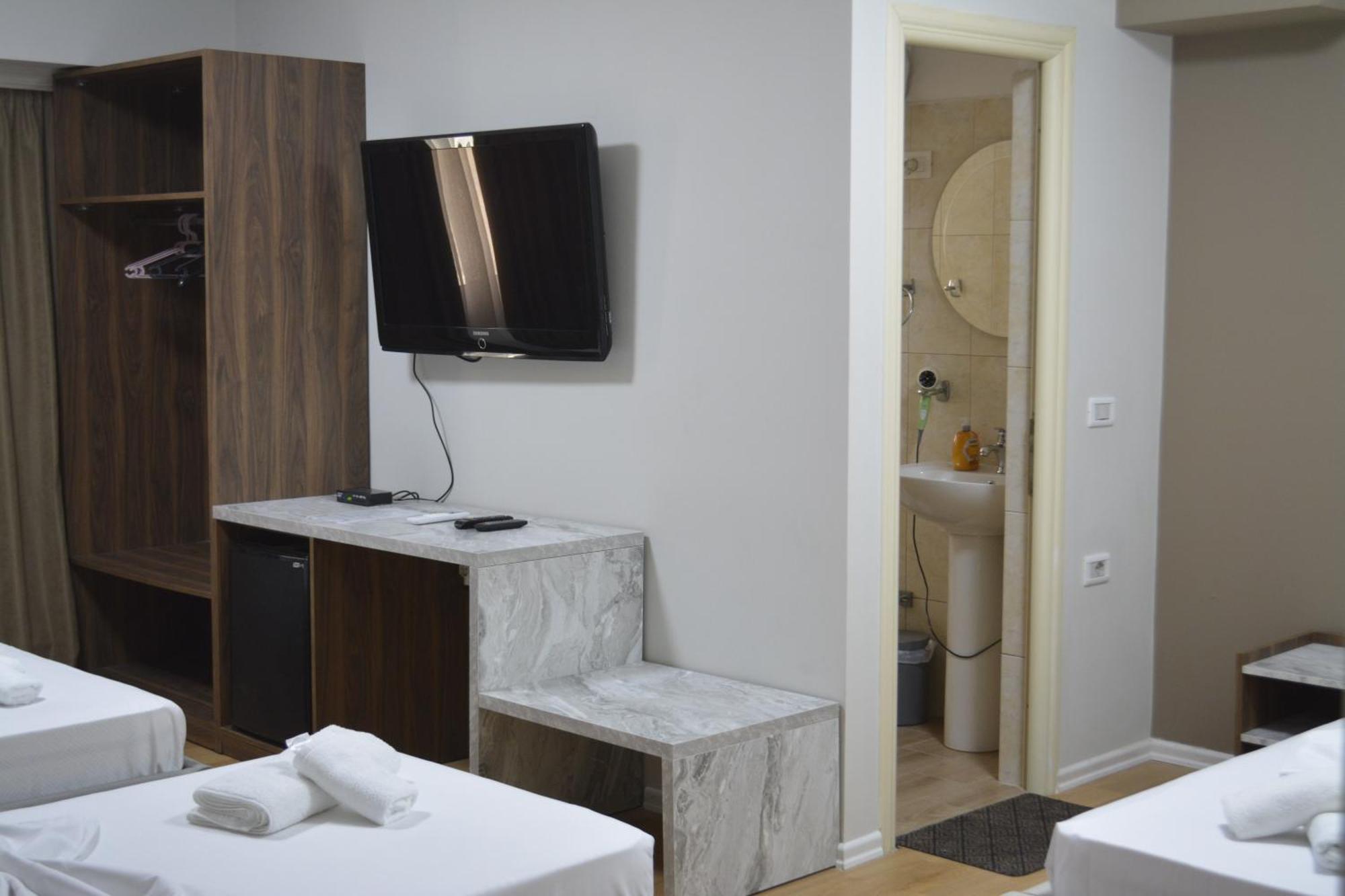 Hotel Her Vlorë 外观 照片
