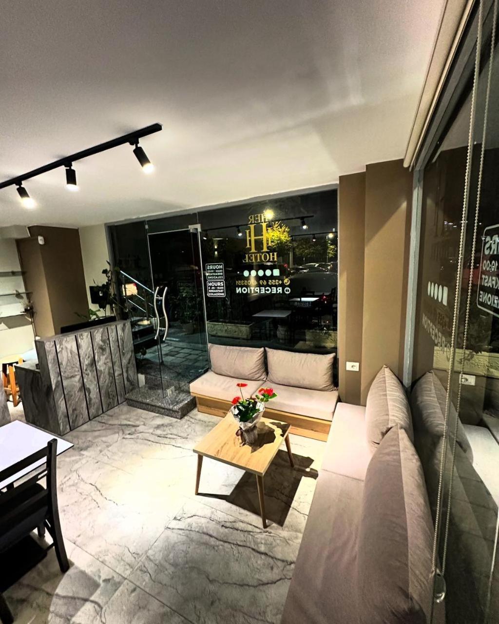 Hotel Her Vlorë 外观 照片