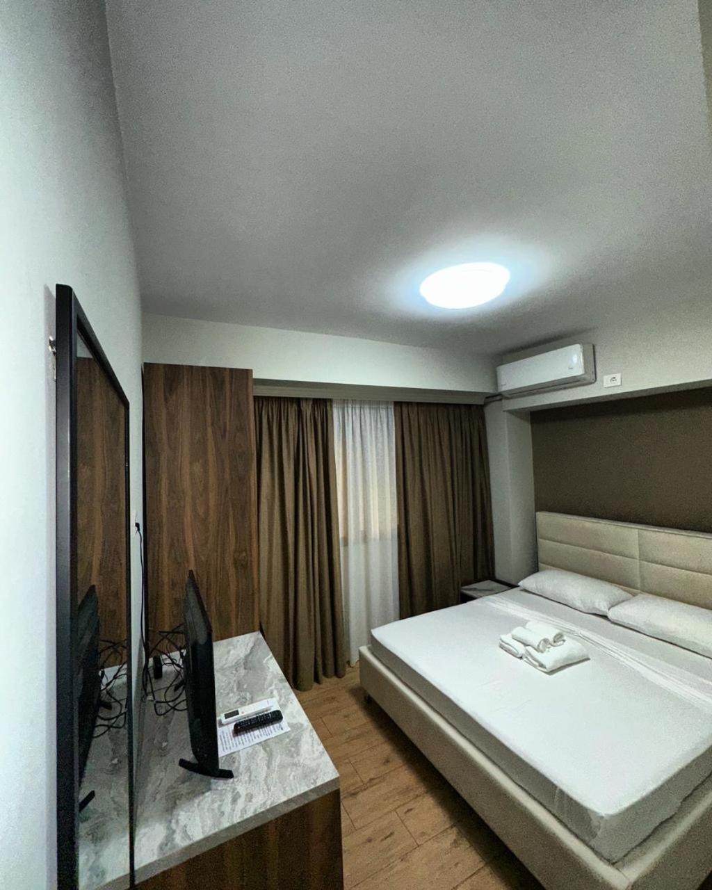 Hotel Her Vlorë 外观 照片