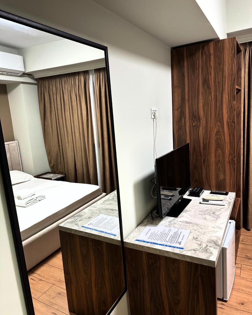 Hotel Her Vlorë 外观 照片