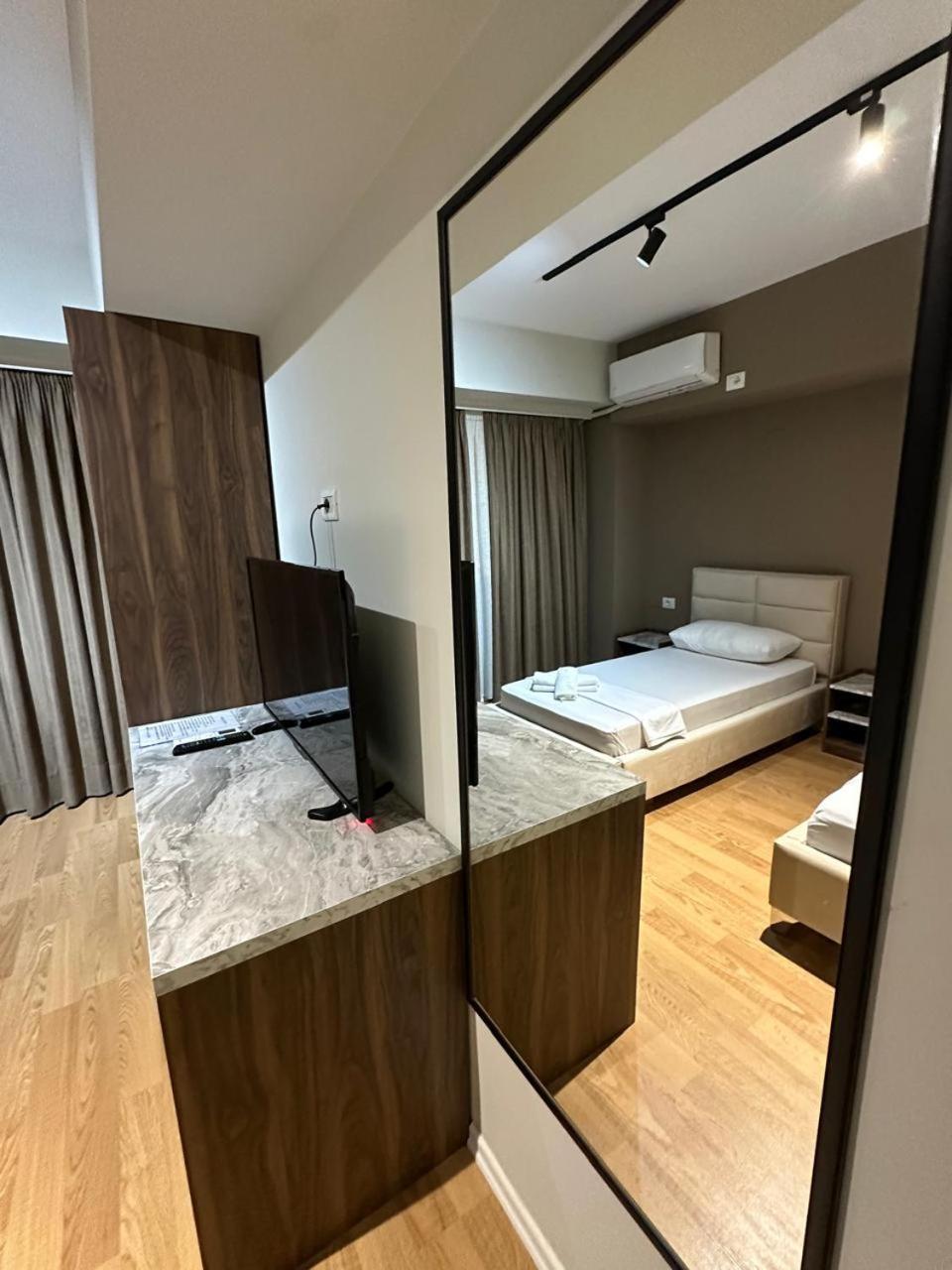 Hotel Her Vlorë 外观 照片