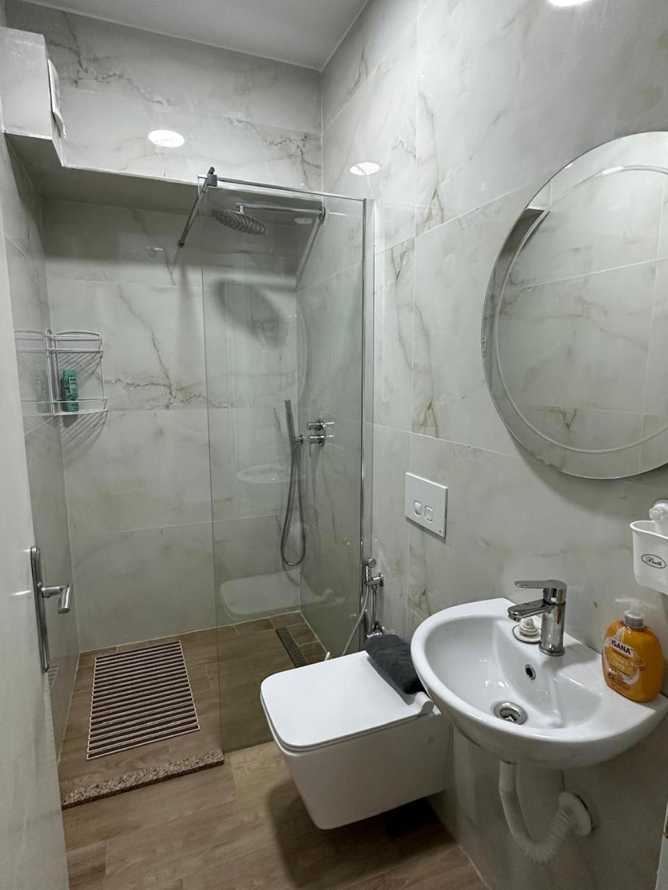 Hotel Her Vlorë 外观 照片