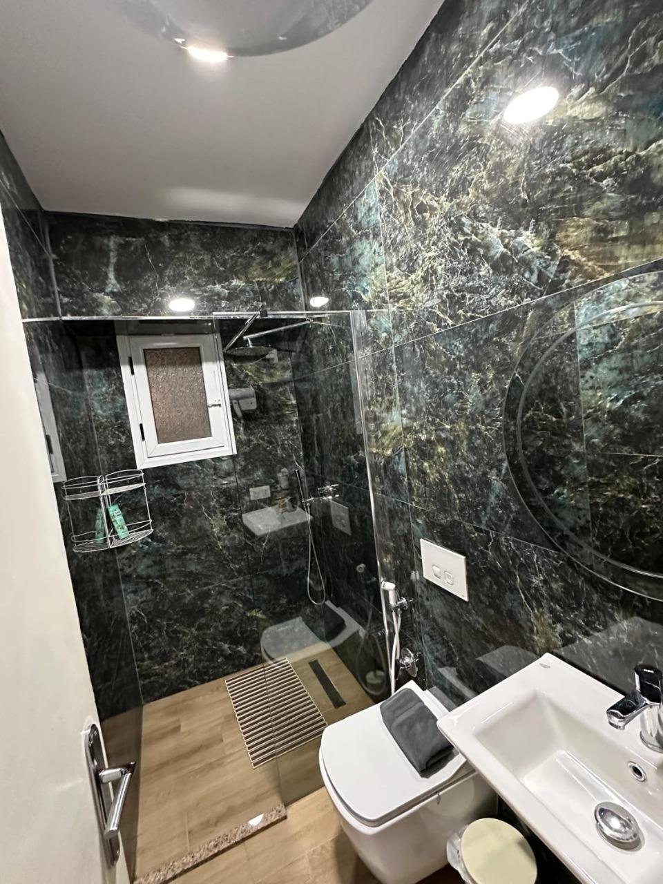 Hotel Her Vlorë 外观 照片