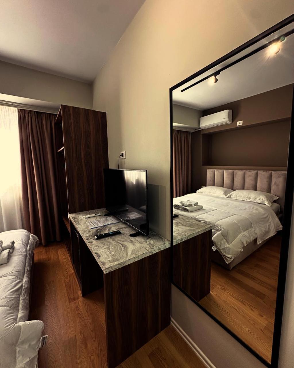 Hotel Her Vlorë 外观 照片